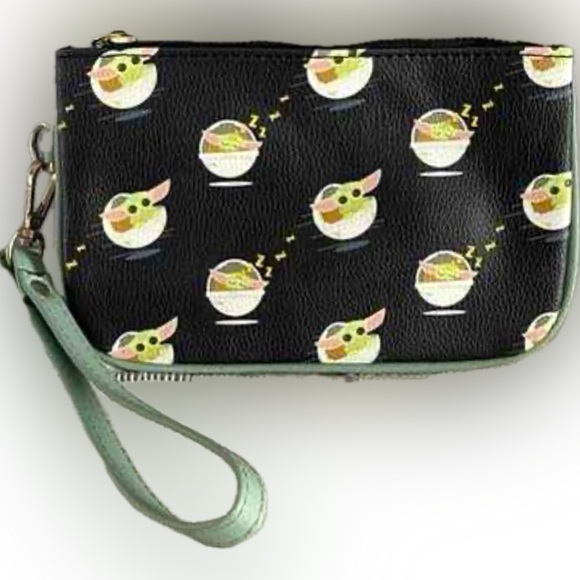 Star Wars Mandalorian Wristlet - Picture 1 of 1